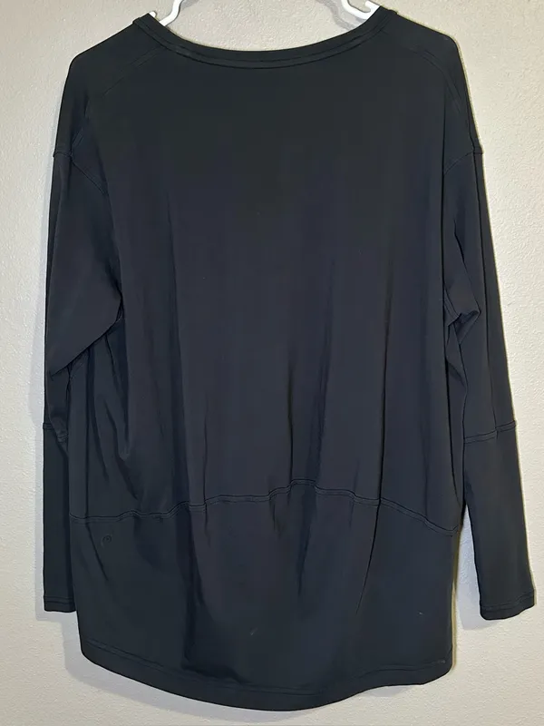 Lululemon Back In Action Black Long Sleeve V Neck Activewear Shirt Womens Size 8 - Image 8