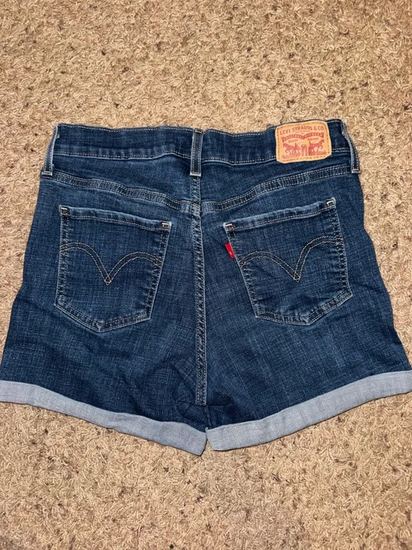 Levi’s Dark Wash Denim Roll-Cuff mid Length Shorts size 29 - Image 2