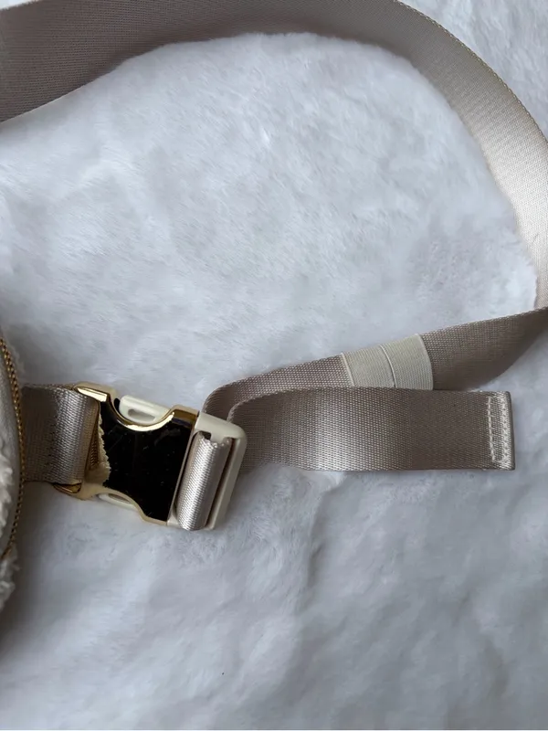Lululemon Everywhere Belt Bag 1L Fleece - Image 6
