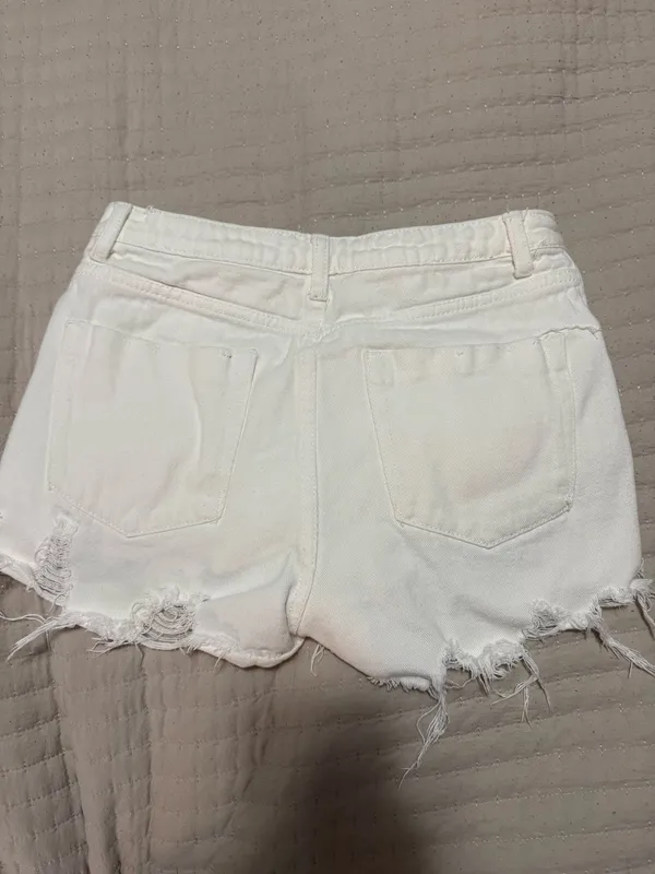 Signature 8 Shorts - Image 3