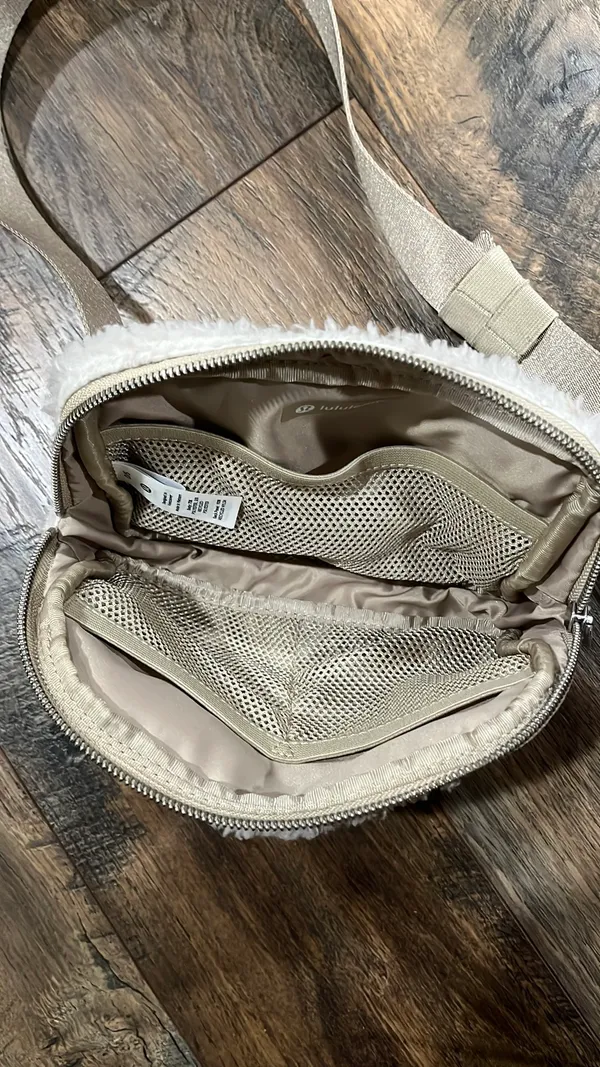 Lululemon Belt Bag - Image 4