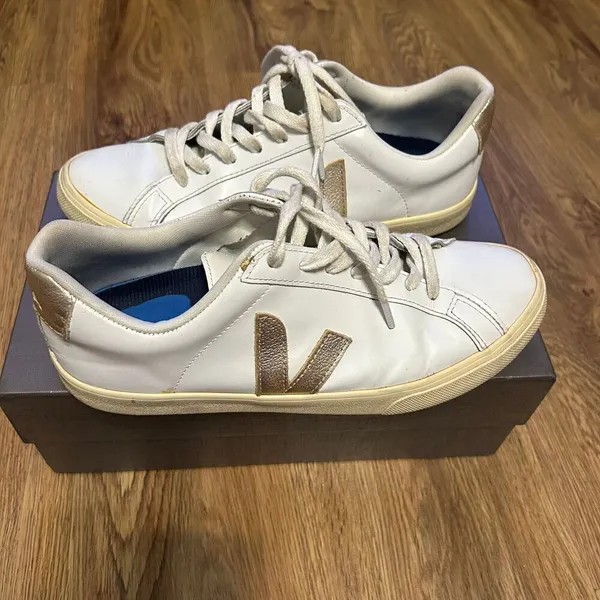 VEJA white gold walking casual lace up low top shoes sneakers women's 10 - Image 8