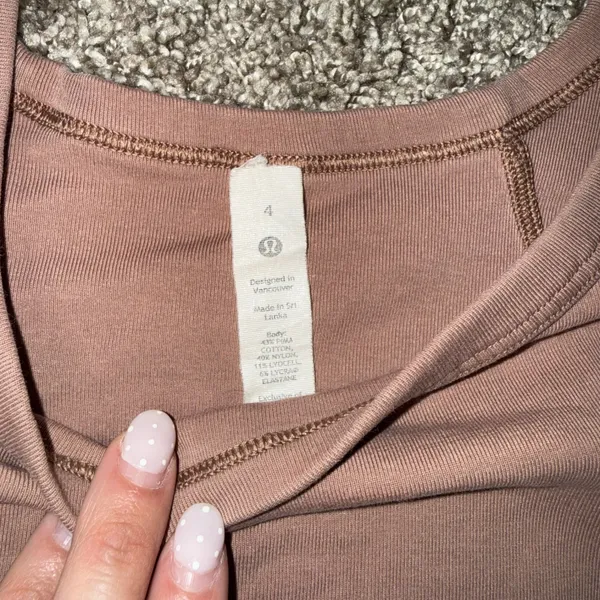 Lululemon Align T-Shirt Womens 4 Mauve Excellent Ribbed Cropped Scoop Neck Tee - Image 2