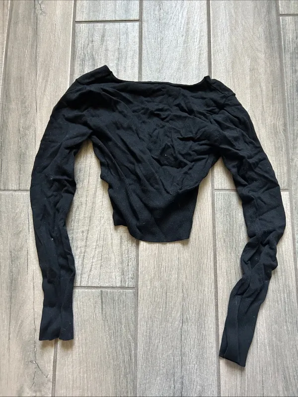 NBD Black Twist-Front Long-Sleeve Crop Top - Image 4