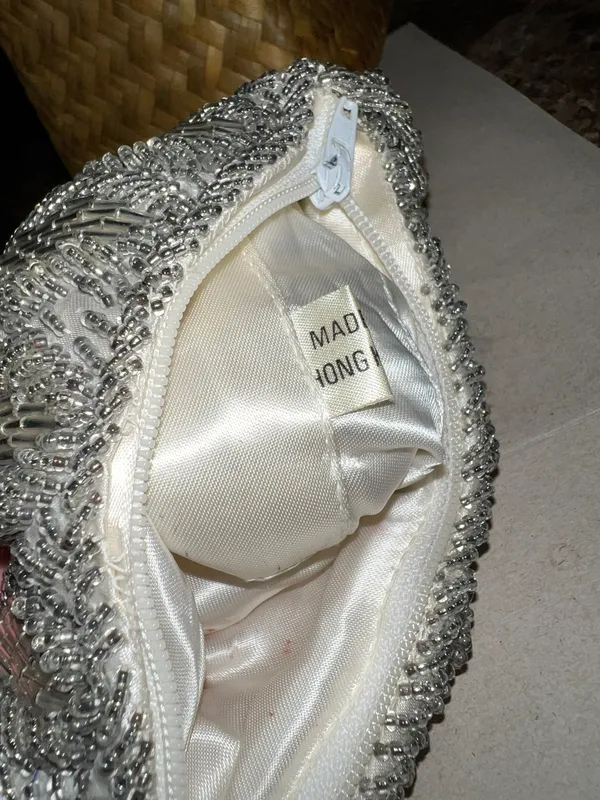 Vintage 1950’s Silver Beaded Purse Hand Beaded Made in Hong Kong Gorgeous bag - Image 3