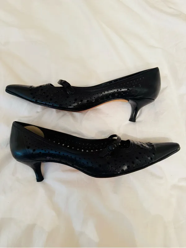 Cole Haan black leather perforated kitten heels with strap. Pointed toe. Size 8. - Image 2