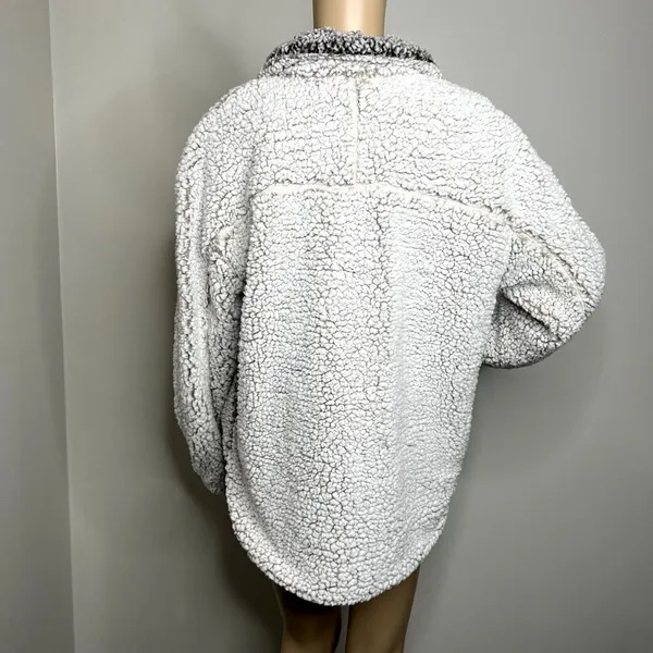 Thread + Supply Fleece Pullover Fuzzy Sweatshirt Gray Size M - Image 3