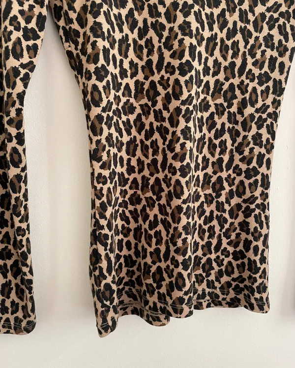 Sexy Basic Vneck Leopard Print - Image 5