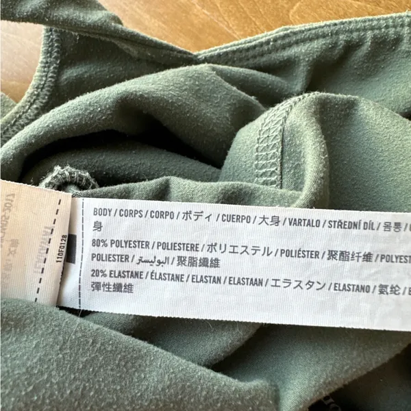 Abercrombie & Fitch Square Neck Lightly Lined Sports Bra, Green, Size Small - Image 9