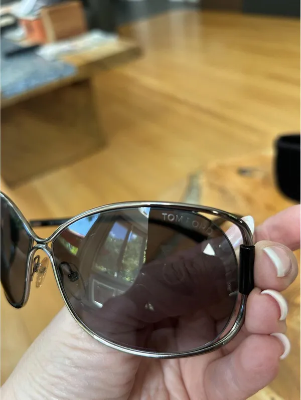 Tom Ford TF156 Eugenia Oversized Gradient Sunglasses with Case and Cloth - Image 4