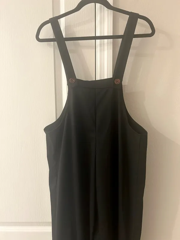 SHEIN Black Overall Jumpsuit Size Medium - Image 2