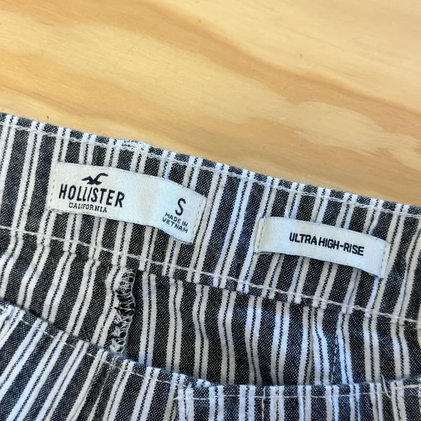 Hollister Ultra High-Rise Striped Tapered Pants Gray White Small Contemporary - Image 6