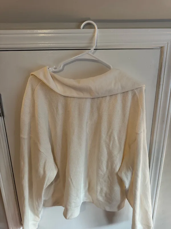 Target Sweatshirt Cropped - Image 2