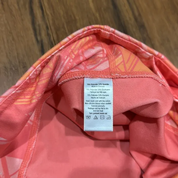 ALO Yoga orange capri leggings - Image 4