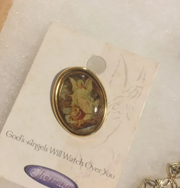 3 religious pendant / pins Gold - Image 4