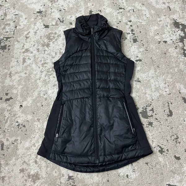 Lululemon Down For A Run Vest II Size 2 - Black - Image 3