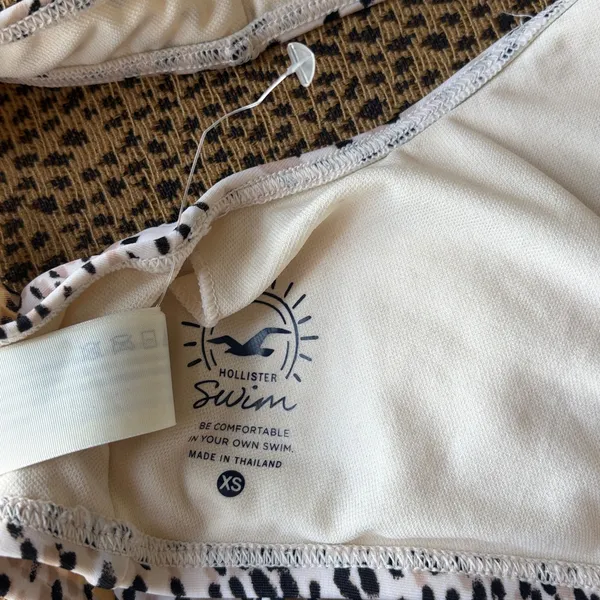 NWOT Hollister Swim Spotted Bikini Top - Image 5