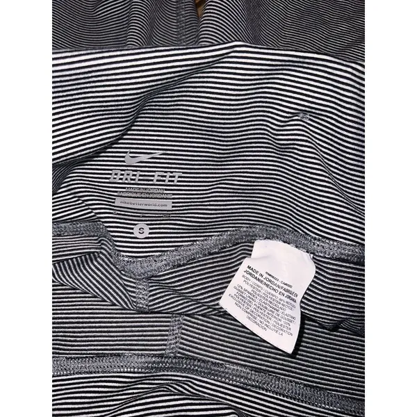 Nike Women's Capri Leggings‎ Size small s - Image 4
