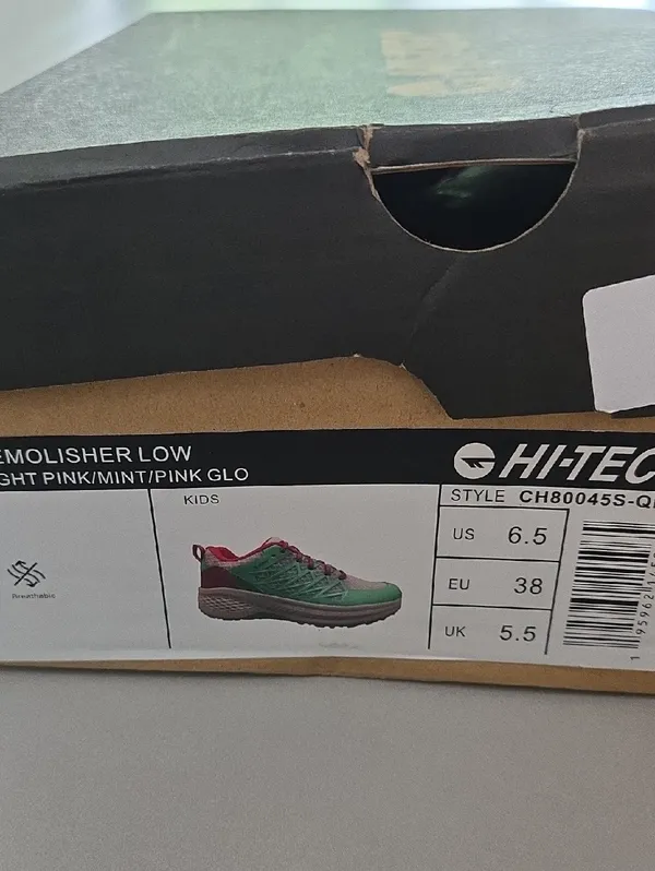 NWT! Hi-Tec Women’s Athletic Shoes - Mint Green & Hot Pink Size 6.5 - Image 9