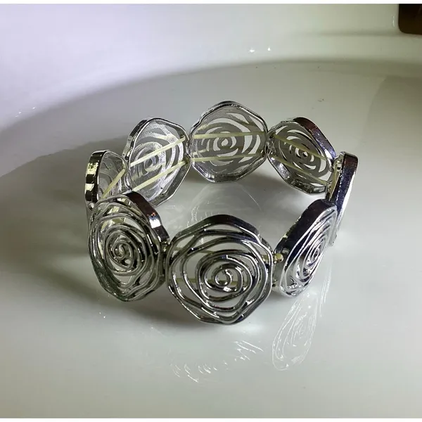 Paparazzi ♥ Beat Around The ROSEBUSH - Black ♥ Bracelet - Image 3