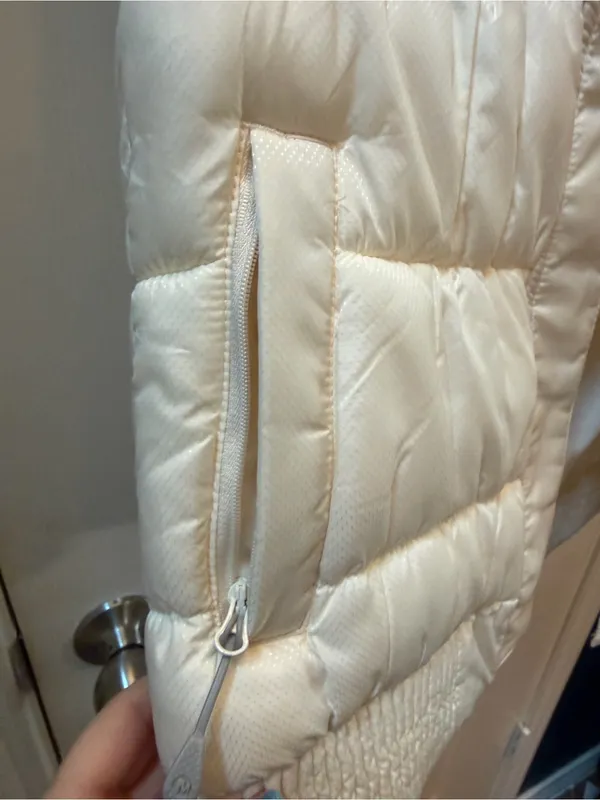 Merrell Women's Cream Quilted Hooded Puffer Vest with hood - Image 5