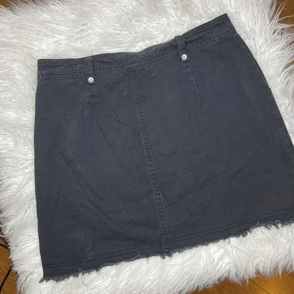 5/$25💜 Honey Belle- Black Jean Skirt - Image 2