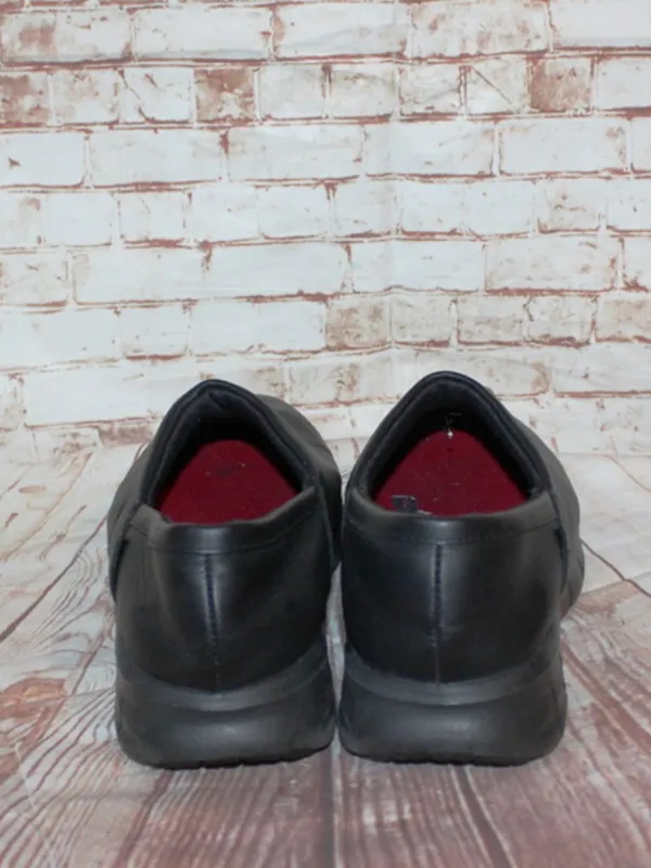 Skechers Work Women's Relaxed Fit Slip Resistant Work Shoe Black Size 8 - Image 5