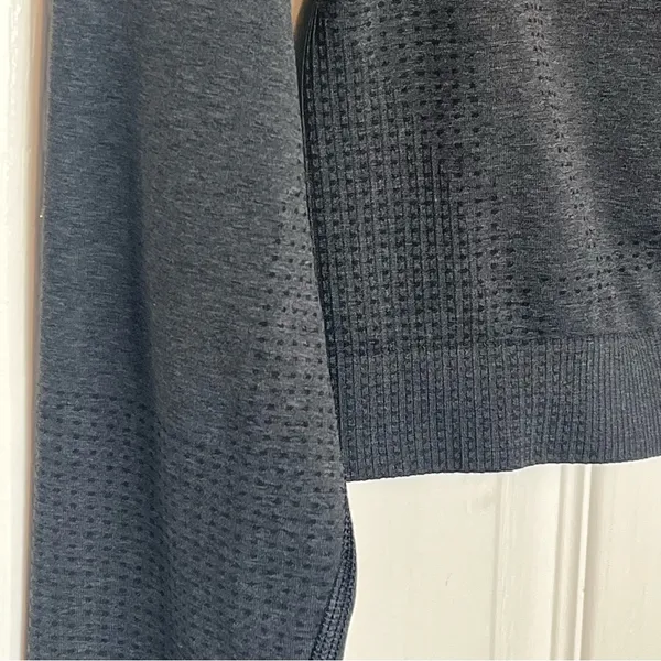 Gymshark Vital Crop Top Seamless Long Sleeve Size M Black - Image 4