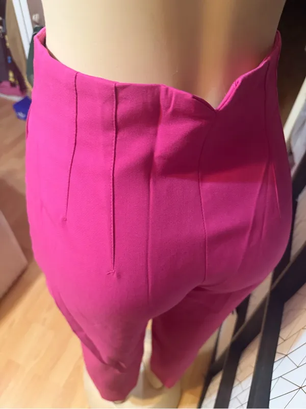 ZARA Women's High-Waist Cropped Slim Pants in Fuchsia - Image 3