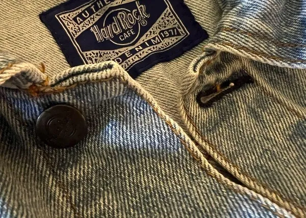 Hard Rock Cafe BALTIMORE Vintage 90s Denim Jean Jacket Save The Planet Medium - Image 5