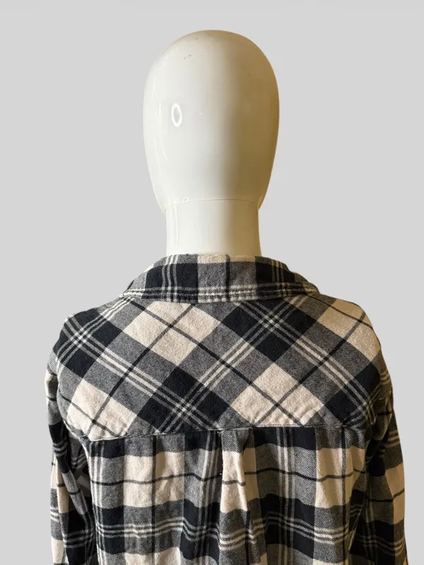 GAP Black and White Plaid Button-Down Shirt - Image 6
