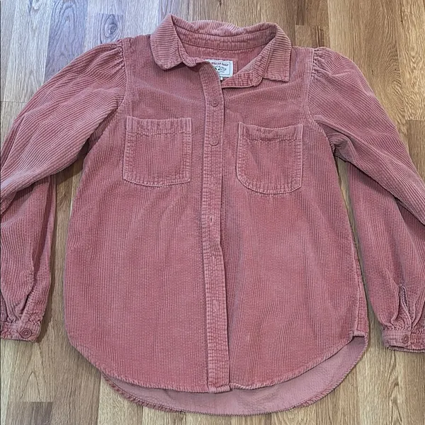 American Eagle Corduroy Button Down Shirt in Pink - Image 2
