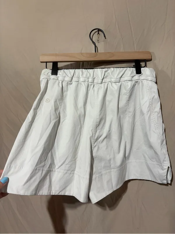 Lululemon Cinchable Waist High-Rise Woven Short 3.5" - Image 3