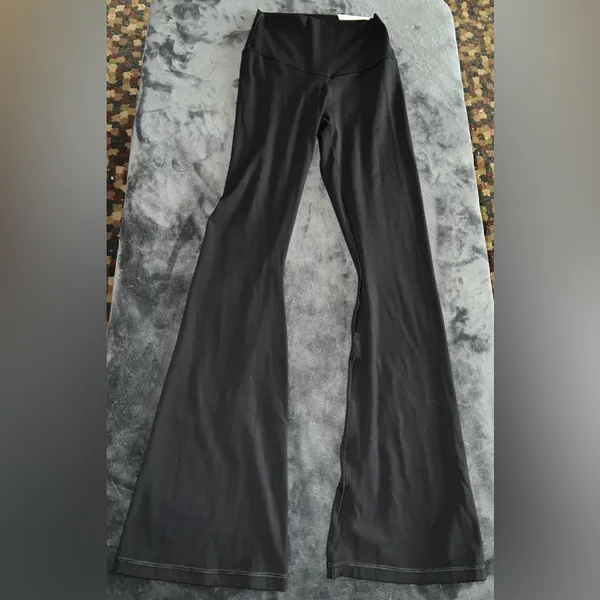 Aerie Offline Real Me Xtra Bootcut Legging in Black Size Small Short - Image 8