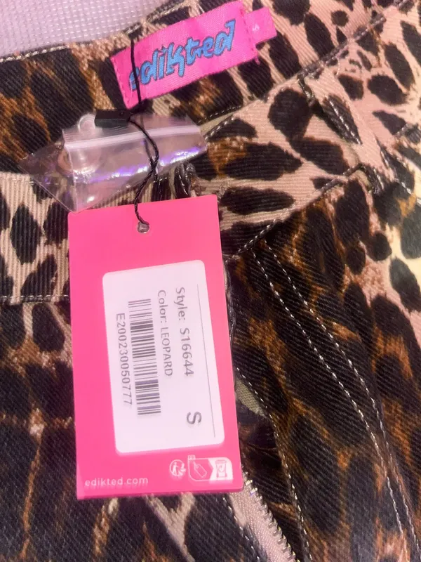 Edikted Cheetah Print Jeans - Image 3