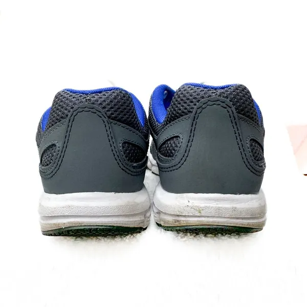 New Balance 550 V4 athletic shoes. Gray with royal blue. Running shoes. Sz 9.5 - Image 6