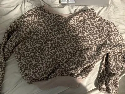 Francesca's Cheetah print crewneck - Image 2