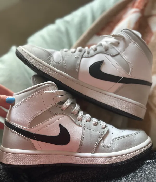 Nike Jordan 1 Mid Smoke Grey - Image 4
