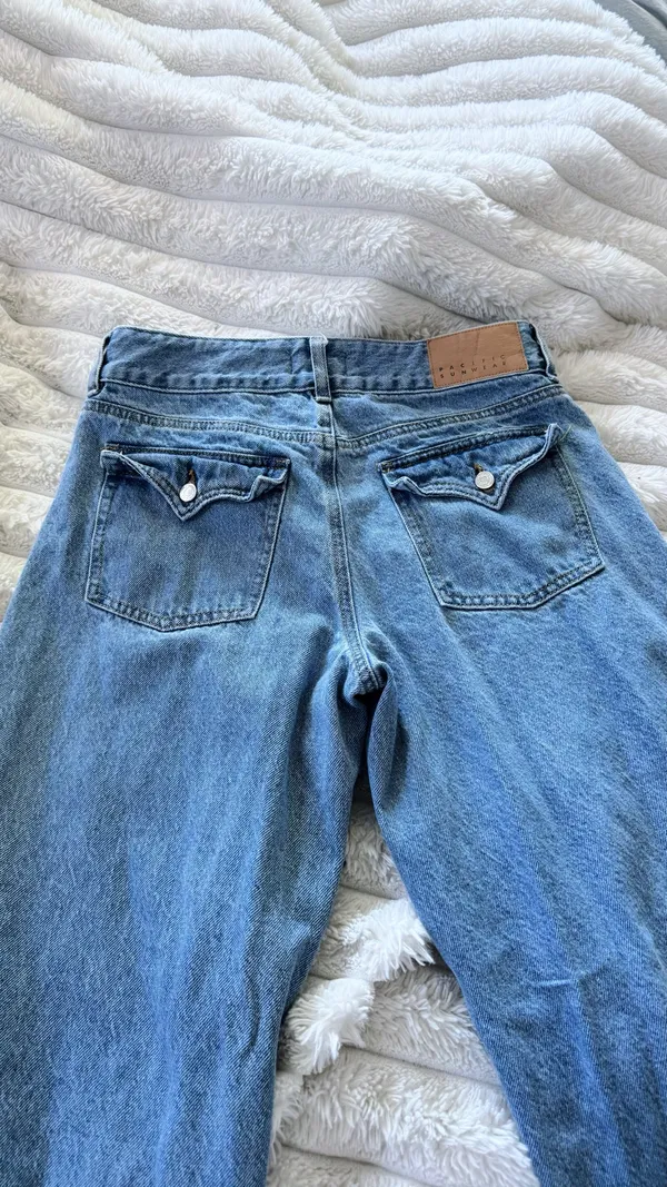 PacSun Double Button Low-Waisted Jeans - Image 2
