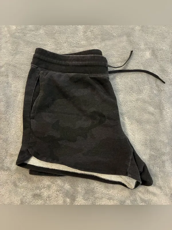 Women’s Velocity Black Camo Lounge Shorts with a Waistline Drawstring Size Large - Image 4