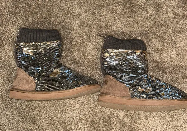 PINK Victoria’s Secret Sequin Slippers - Image 3
