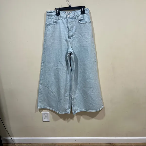 Free people We The Free Ultra Wide Leg Jeans cropped high waisted 28 light wash - Image 3