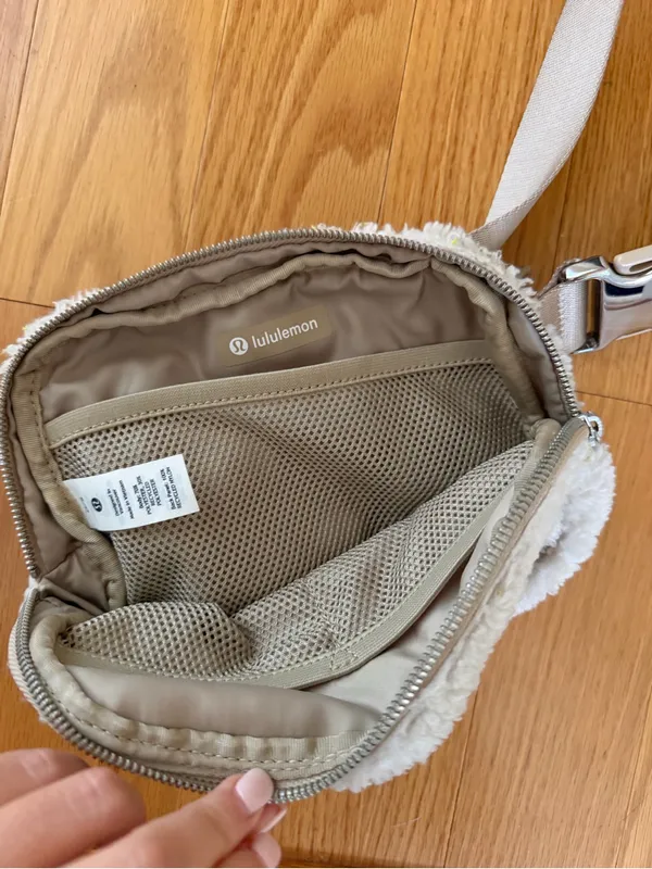 lululemon athletica Cream Sherpa Crossbody Pouch - Image 3
