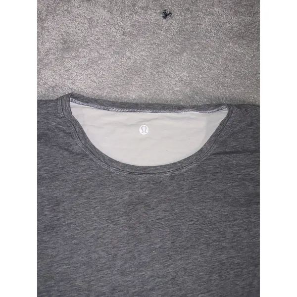 lululemon gray/white long sleeve layered shirt 6 thumb holes - Image 4