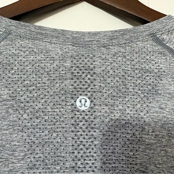 Lululemon Swiftly Tech Long Sleeve 2.0 Gray Size 12 Thumbholes Athletic Top - Image 13