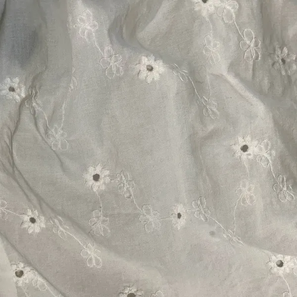 Cliché | White Eyelet Cropped Peasant Top | Small - Image 7