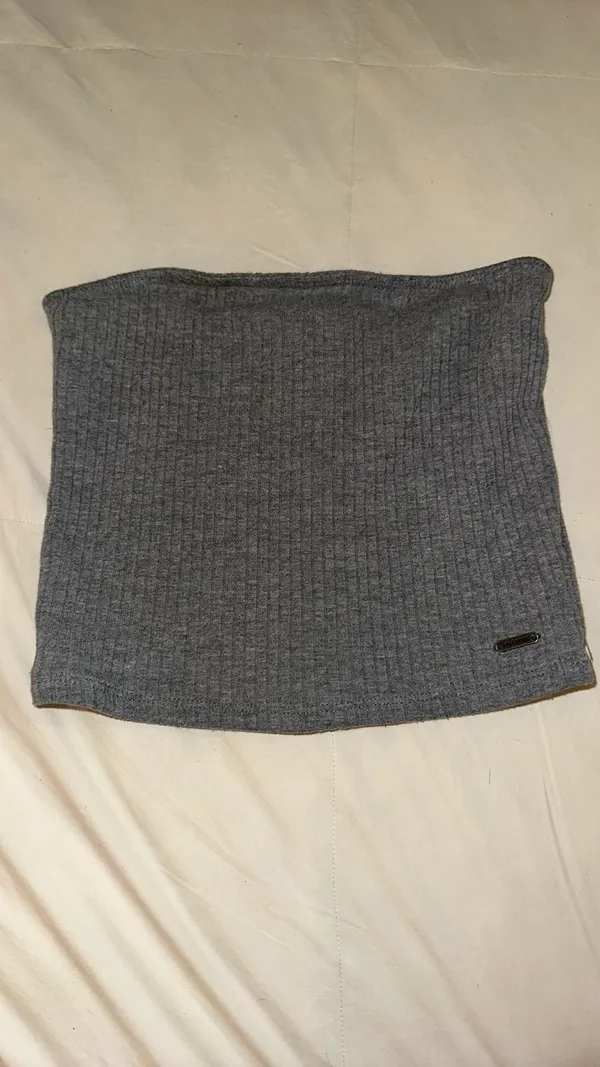 Hollister Crop Top grey - Image 3