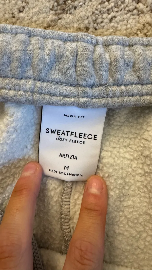 Aritzia Mega Fit Sweatfleece sweatpants - Image 2
