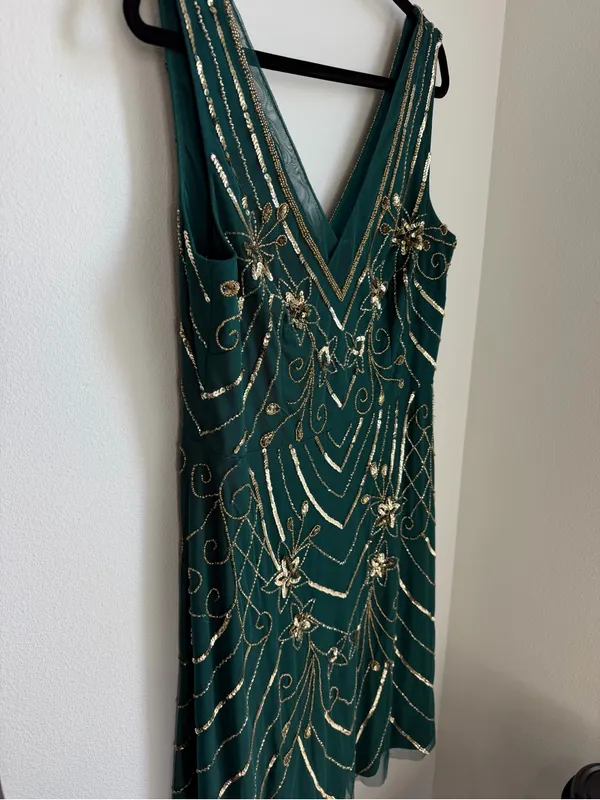 Adrienne Papell Elegant Emerald Green Beaded V-Neck Dress - Image 3