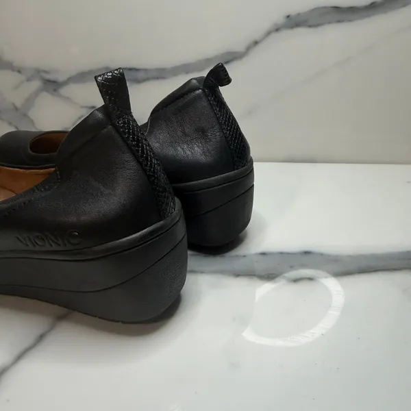Vionic Women's Black Leather Jacey Wedge Slip-On Comfort Shoes Sz 7 Minimalist - Image 4